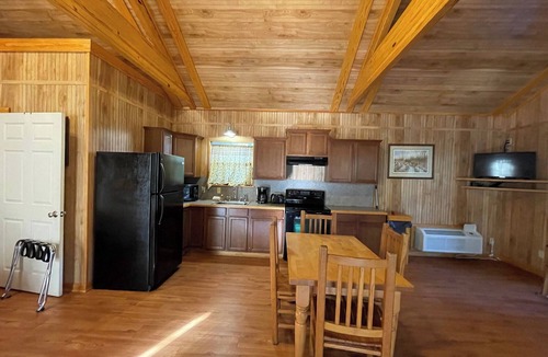 Zwolle Cabin | Vaulted-Ceiling Cabin for 4 with King Bed + Bunks, Full Kitchen & Pond Views