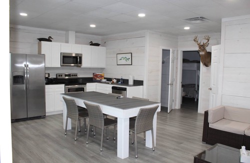 Venice House | Venice Blue Crab Lodge A (Waterfront)