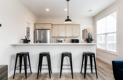 Wooded Estates House | Victory Views Estate: Luxury Guest Loft