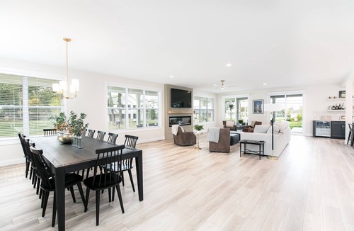 Wooded Estates House | Victory Views Main House: Luxury Home for 20 Ppl