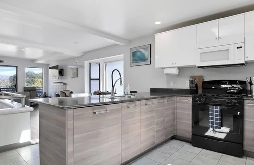 Capitola House | Village Overlook
