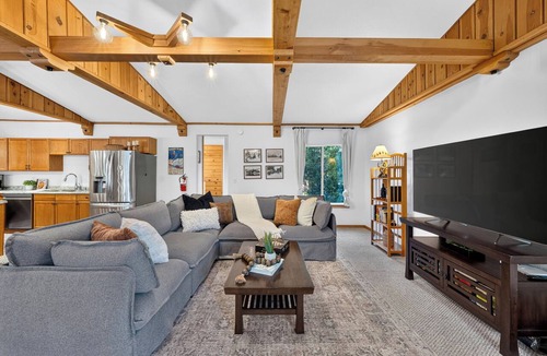 Truckee Cabin | Vintage Cabin + BBQ Deck | Ski Donner Summit + Lake + Truckee | Ute Cabin