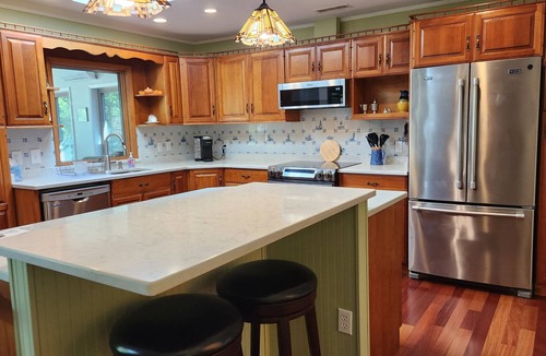 Davis Wharf House | Visit waterfront Camp Belle Haven now!