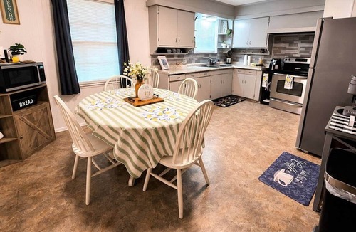 Longview House | Waggoner in Longview