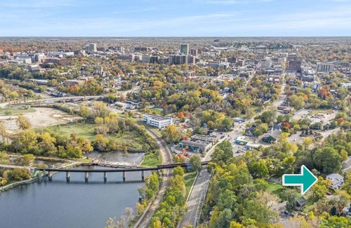Water Hill House | Walk Downtown Parkside City View Beautifully Remodeled