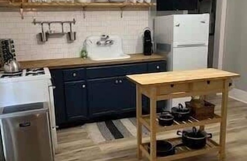 Freetown - Port Rico House | Walk to Festivals and Downtown Fun