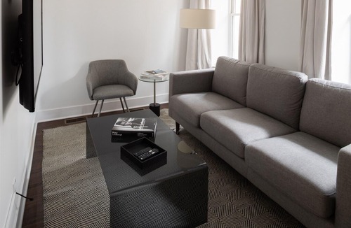 Pilsen Apartment | Walk to IMD, Eats, Bars | EZ Access + WD | Zencity