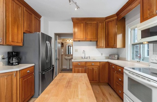 Appleton House | Walk to Lawrence and Downtown! 4 Bedrms + Parking