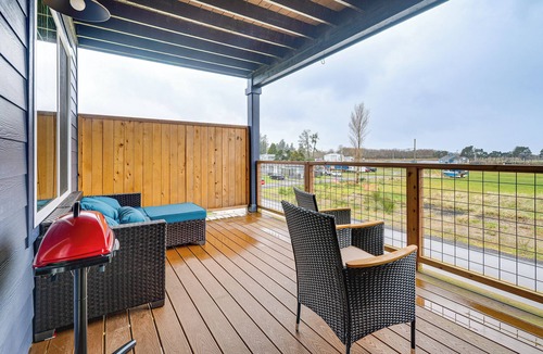 Hammond House | Walk to Marina! River-View Retreat in Hammond