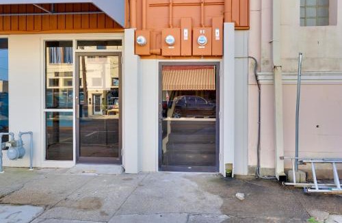 Marshall Apartment | Walk to Museums! Historic Downtown Marshall Apt