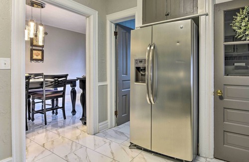 Niagara Falls Apartment | Walk to Niagara Falls! Family Home w/Yard