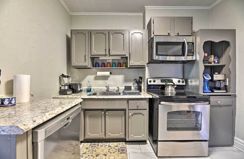 Niagara Falls Apartment | Walk to Niagara Falls! Family Home w/Yard