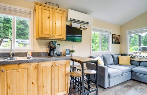 Beaver House | Walk to Sol Duc River! Cozy Home Near Forks