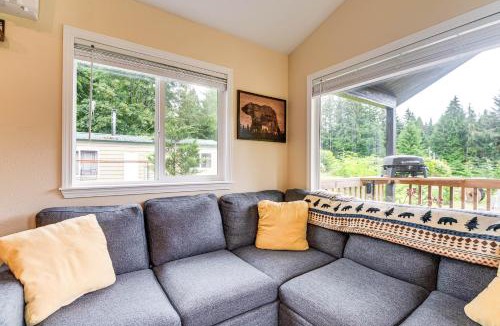 Beaver House | Walk to Sol Duc River! Cozy Home Near Forks