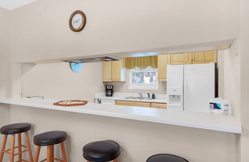 Sugar Beach Condo | 🏖️🌴Walk to the Beach | Private Patio | Community Pool | Sugar Beach F-27