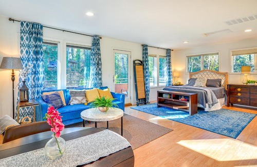 Robinwood Apartment | Walk to Willamette River: Studio in West Linn