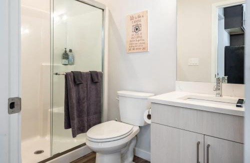 Vernon House | Walkable Apt Next to Restaurants, Bars, and Shops!