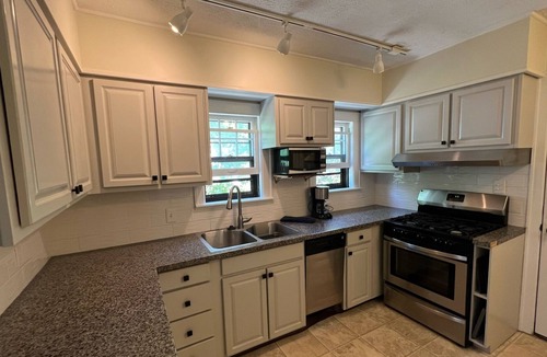 East Lansing House | Walking Distance to MSU! Charming 3 bedroom, 1.5 bathroom house.