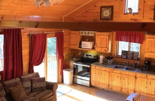 Waterville Cabin | Walnut Ridge Cabin 2 Bedrooms and Hot Tub Jacuzzi