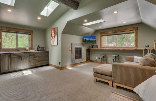 Tahoe Pines Apartment | Walnut Woods: Studio, 1 BA Apartment in Homewood, Sleeps 2