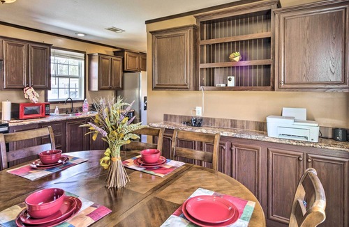 Denham Springs House | Warm + Inviting Denham Springs Home w/ Deck!