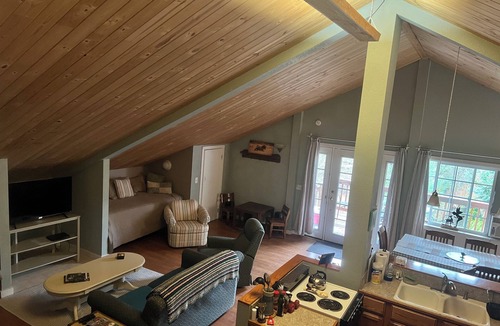 Washougal Apartment | Washougal River Front Apt. Pets OK Close to Columbia Gorge, close to PDX