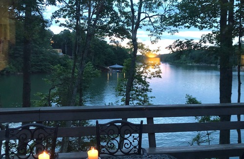 Blairsville Cabin | Water-Front Yr-Around, Cabin on Lake Nottely