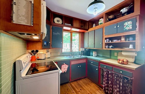 Water Hill House | Water Hill Gem - Walk to Downtown - Backyard Oasis
