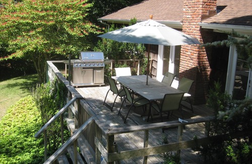 North Sea House | Water Mill Hidden Gem! Heated Pool, CAC, Pet-Friendly, Minutes to everything!