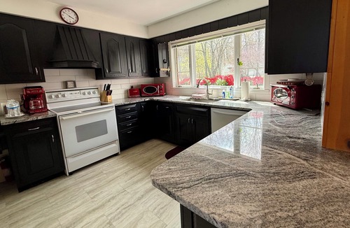 Tawas City House | WATERFRONT 3 BED/3 BATH HOME LAKE HURON TAWAS MI SLEEPS 10
