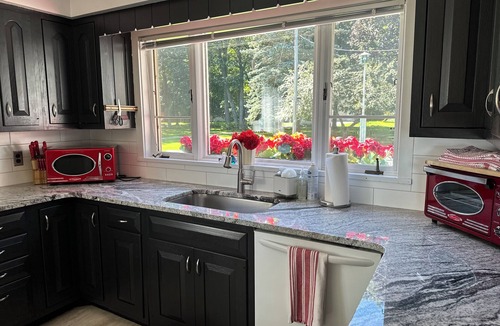 Tawas City House | WATERFRONT 3 BED/3 BATH HOME LAKE HURON TAWAS MI SLEEPS 10
