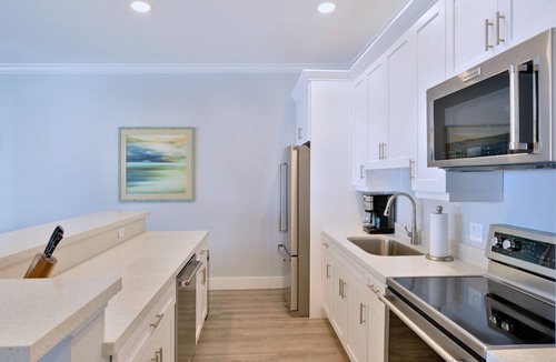 Meadows Condo | Waterfront 3-Bedroom Condo at Bayfront Suites & Marina- CLEANING FEE INCLUDED