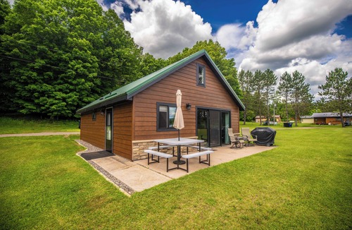 Butternut Cabin | Waterfront Butternut Lake Getaway - With Dock!