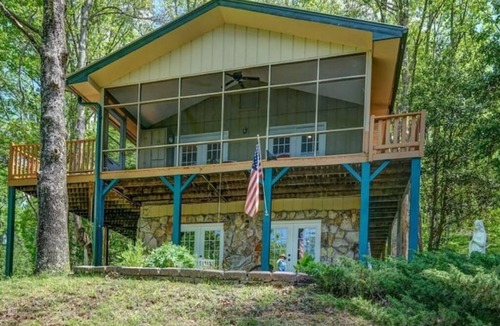Murphy Cabin | Waterfront cabin in the mountains. Peaceful, relaxing setting.