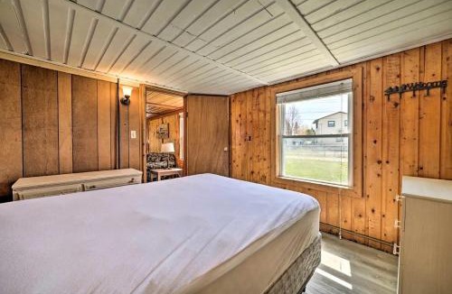 Houghton Lake House | Waterfront Cabin with Kayaks, Dock & Fire Pit in Houghton Lake, Michigan