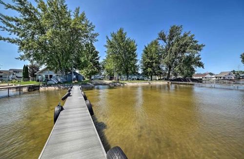 Houghton Lake House | Waterfront Cabin with Kayaks, Dock & Fire Pit in Houghton Lake, Michigan