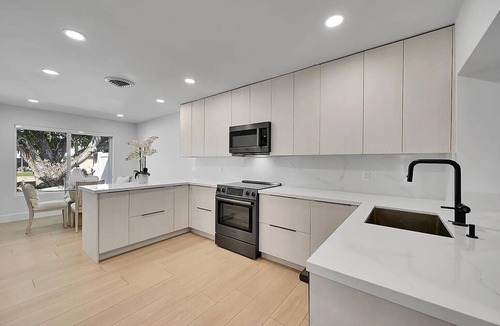 Garden Isles House | waterfront corner lot