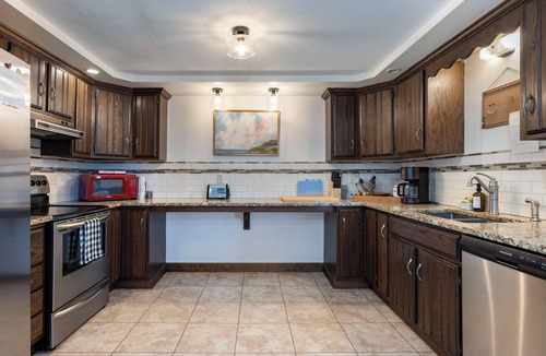 Pawcatuck House | Waterfront Cottage - Mystic, Westerly, Stonington Beaches and Casinos Nearby