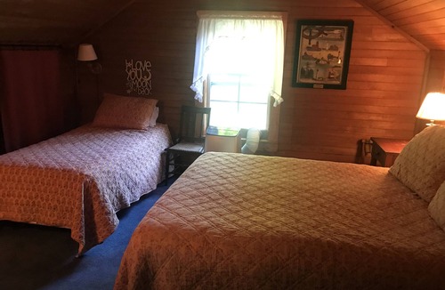 Alanson Cottage | Waterfront Cottage on Burt Lake