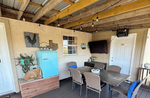 Shoreline Park House | Waterfront Getaway