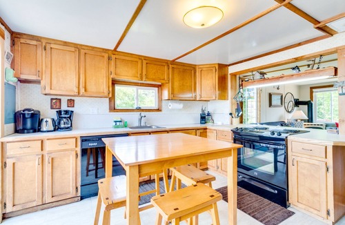 Happy Camp Hideaway Cabin | Waterfront home on Netarts Bay- beautiful views, dog-friendly, near attractions