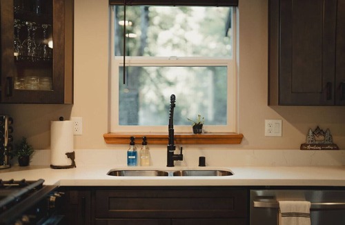 Paradise Estates Cabin | Waterfront-Hot Tub-Sauna-5 mi to Mt Rainier NP