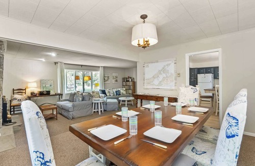 Southold House | Waterfront Hot Tub Retreat w Kayaks | Kayak Point