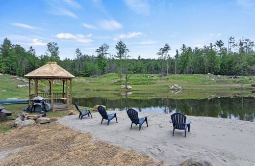 Chestertown House | WaterFront Modern ADK Home-Mountain View- Sleeps 16
