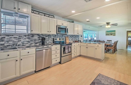 Onalaska House | Waterfront Onalaska Retreat w/Private Dock!
