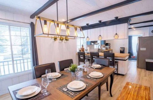 Rigaud Ski Chalet | Waterfront Relaxation & Adventure | Albert