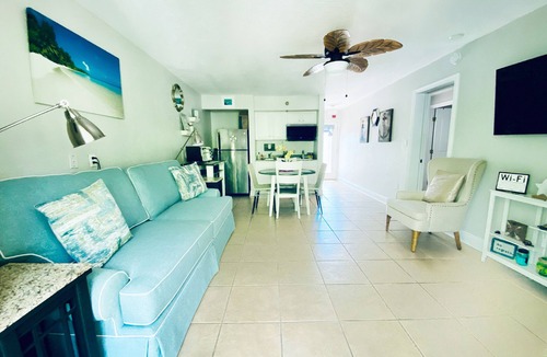 Dunedin Apartment | Waterfront Resort Condo Gulf Sun Set