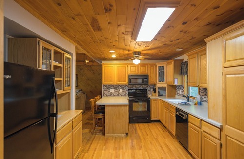 Toivola House | Waterfront sandy beach access