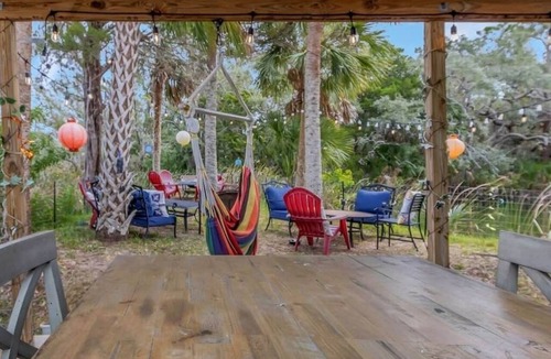 Spring Hill Apartment | Waterfront Suite with Jacuzzi Tub & Fireplace
