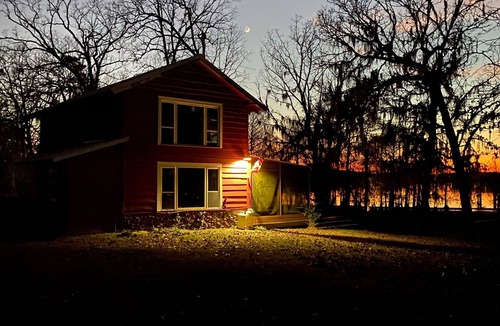 Taylor House | Waterfront The Red Camp at Lake Bistineau